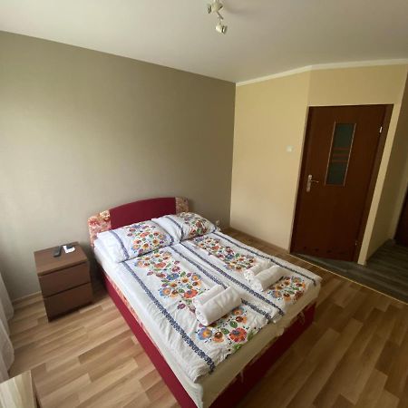 Pokoje Goscinne City Освенцим Экстерьер фото